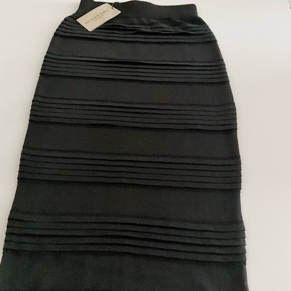 BURBERRY LONDON PLEATED & KNIT PENCIL SKIRT. - Picture 4 of 5